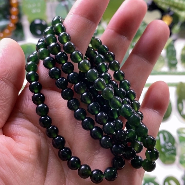 未镶嵌蛇纹石玉颈饰