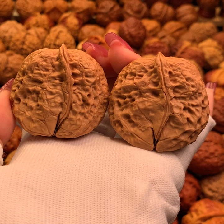 文玩核桃吊坠48………..