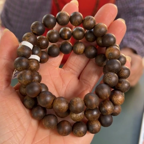 沉香手串乌身红土沉水浮9克卡1.0多样性发1条