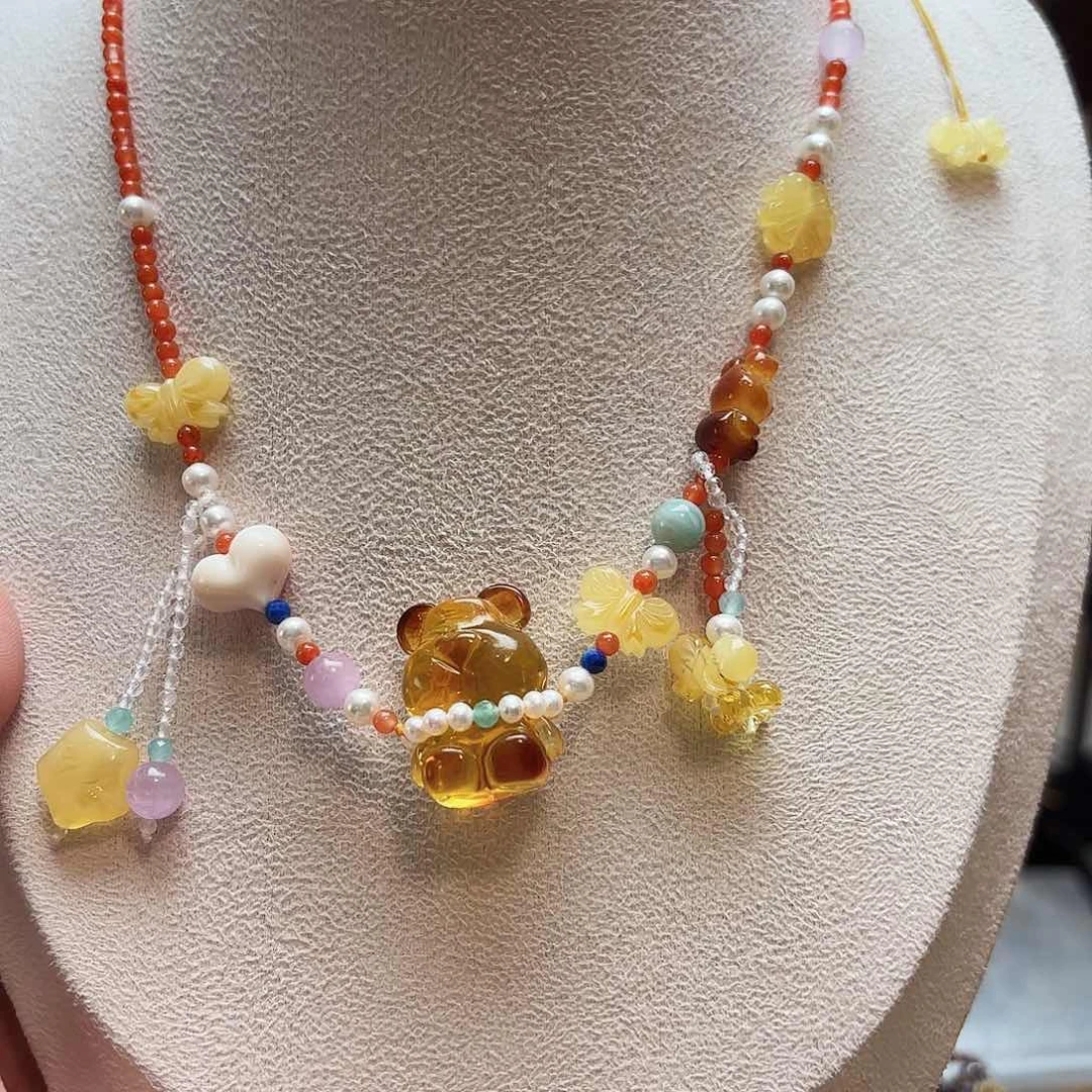 琥珀颈饰未镶嵌琥珀