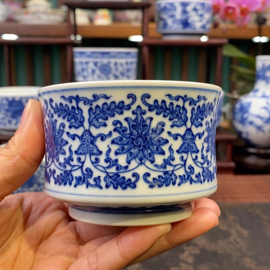 慎静斋重工缠枝收腰杯