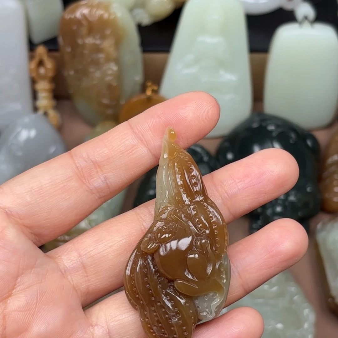 颈饰未镶嵌和田玉