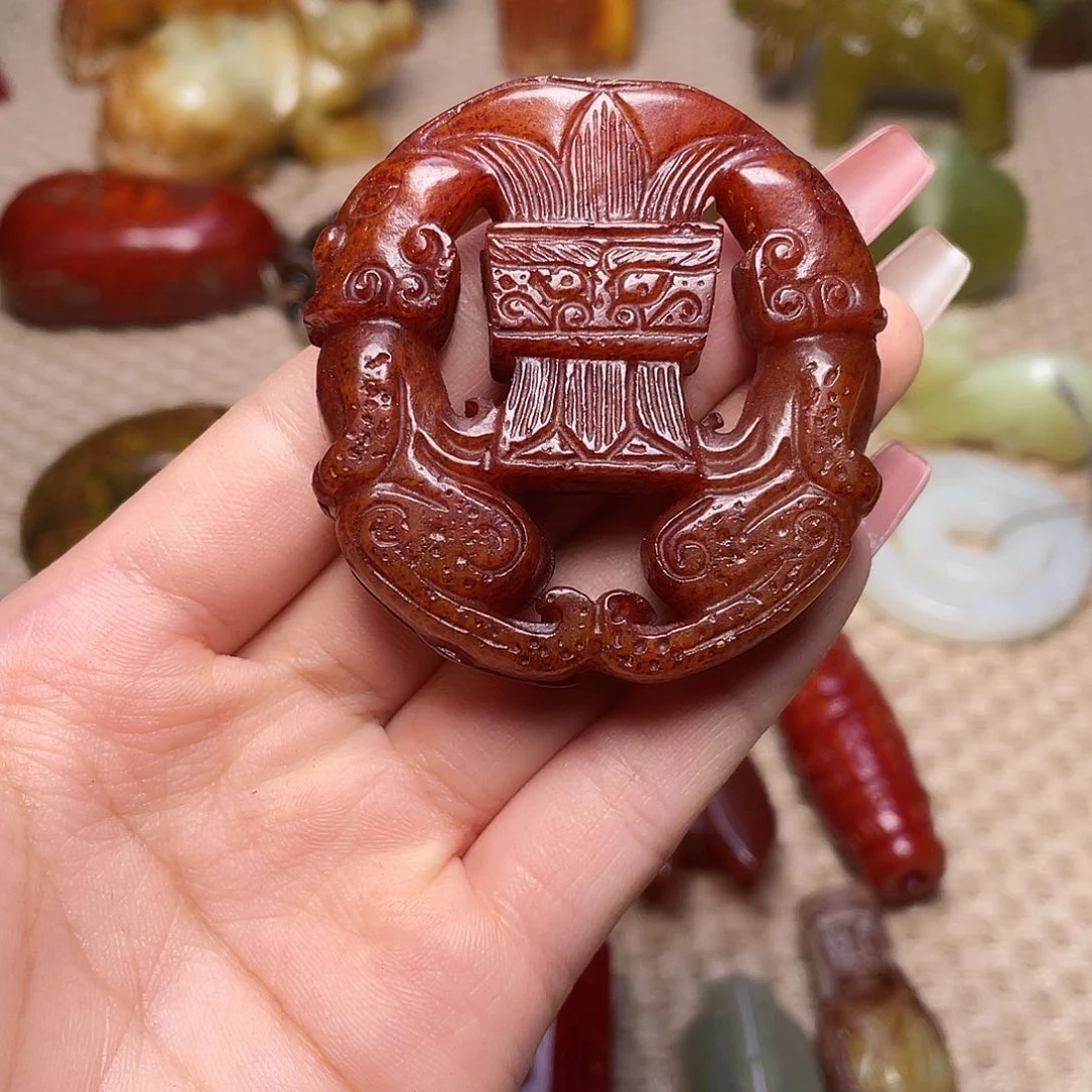 蛇纹石玉未镶嵌颈饰