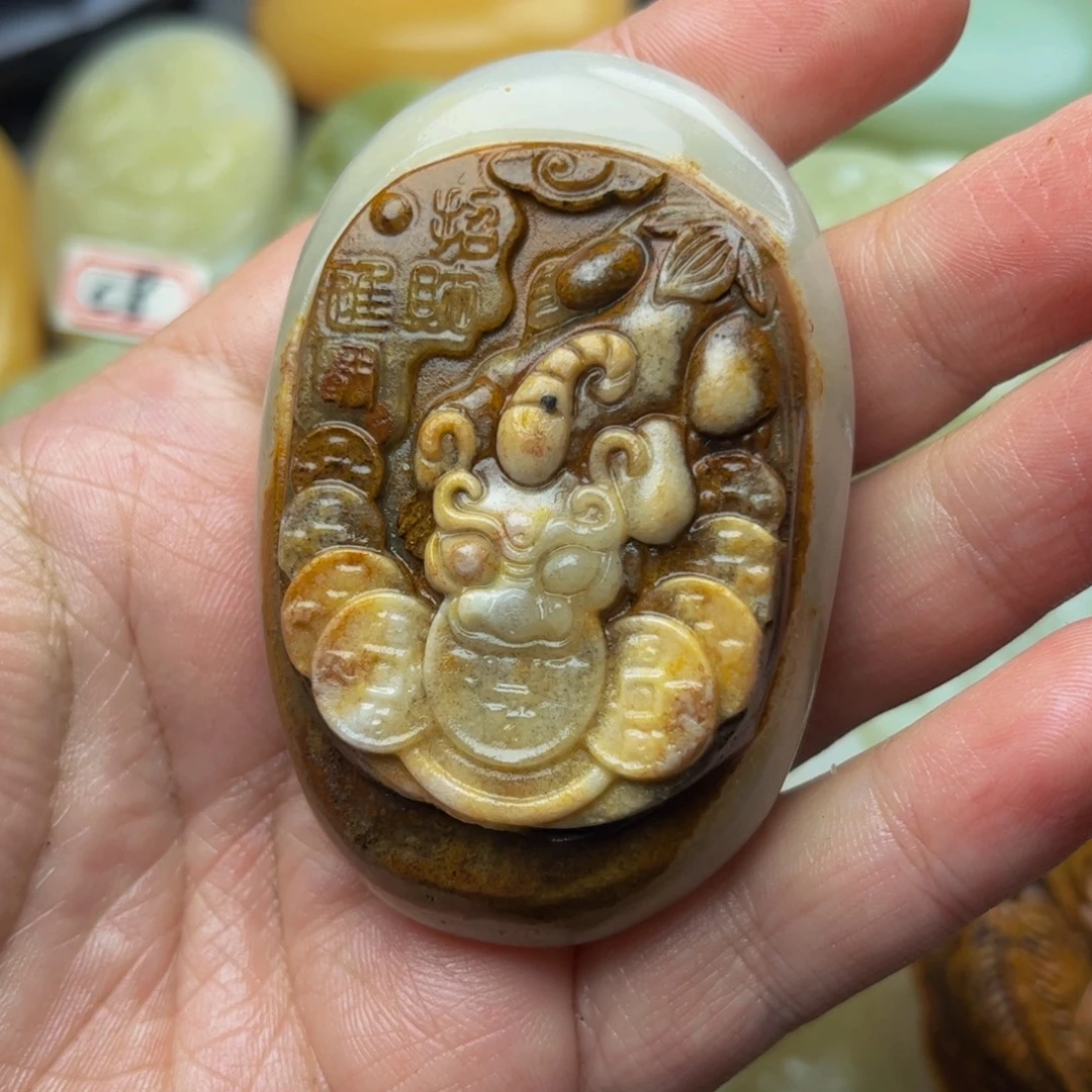 石材方解石手把件貔貅