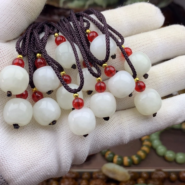 岫岩河磨玉（透闪石质玉）未镶嵌把件