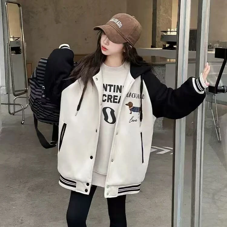 【丫丫童品】 【现】韩版样衣腊肠狗撞色刺绣外套A226