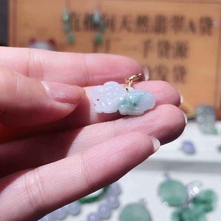 翡翠14K金镶嵌颈饰