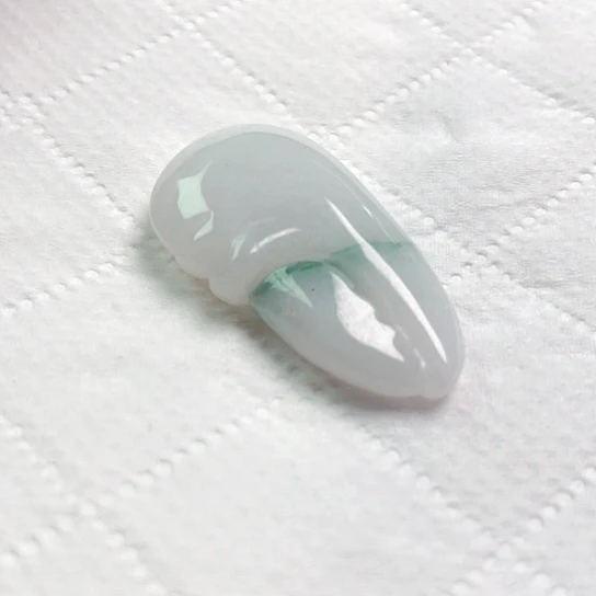 翡翠颈饰未镶嵌寒**影吊坠