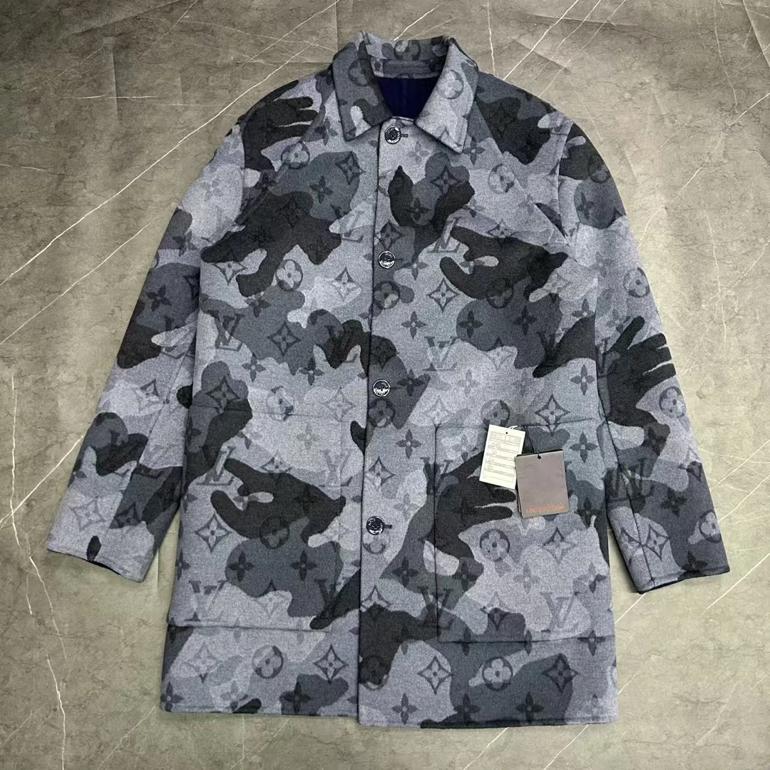 全新未使用 LouisVuitton/路易威登 52码 迷彩满印双面穿羊毛大衣