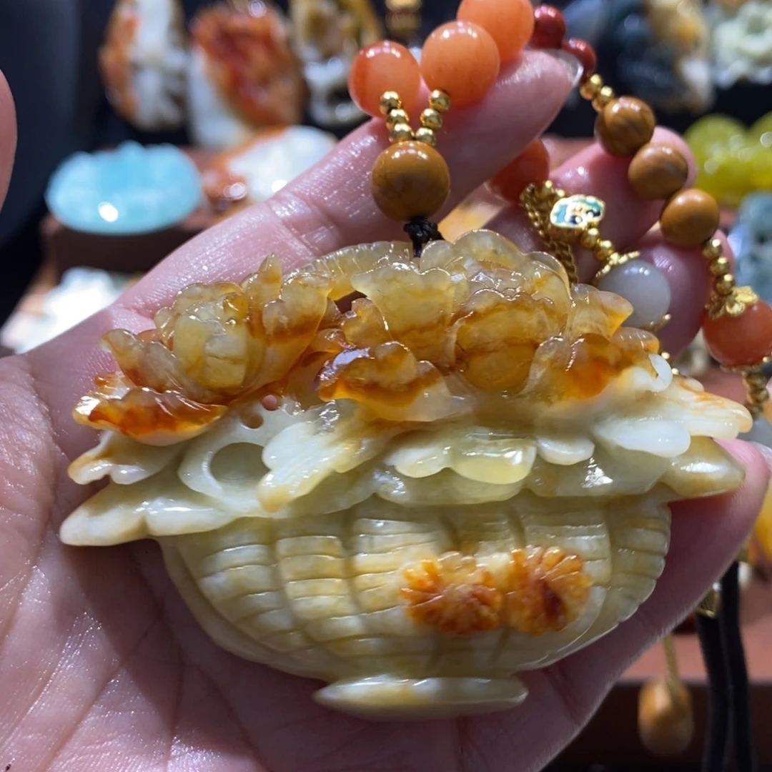 蛇纹石玉颈饰未镶嵌