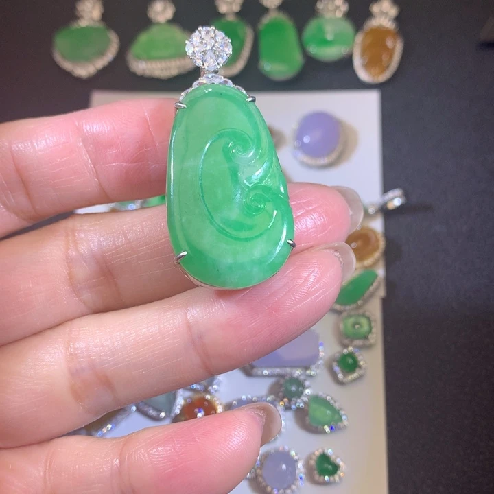 翡翠银S925镶嵌套链如意