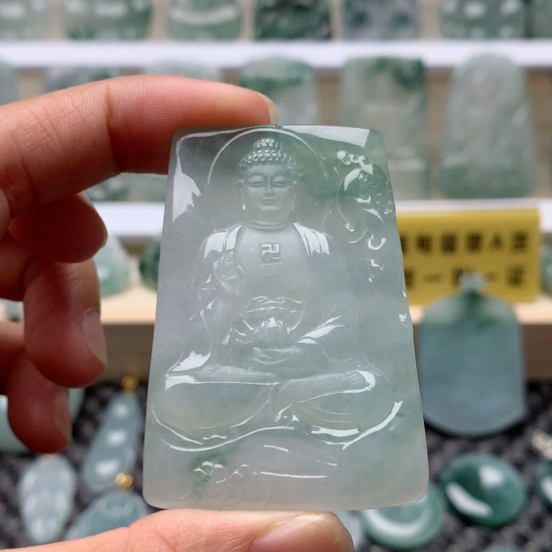 翡翠未镶嵌颈饰阿弥