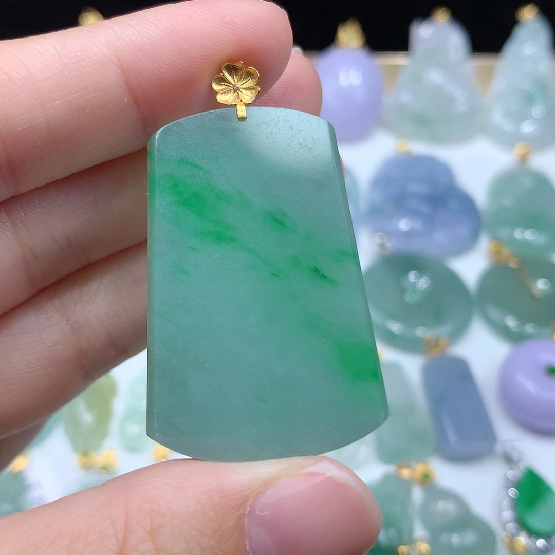 颈饰18K金镶嵌翡翠翡翠