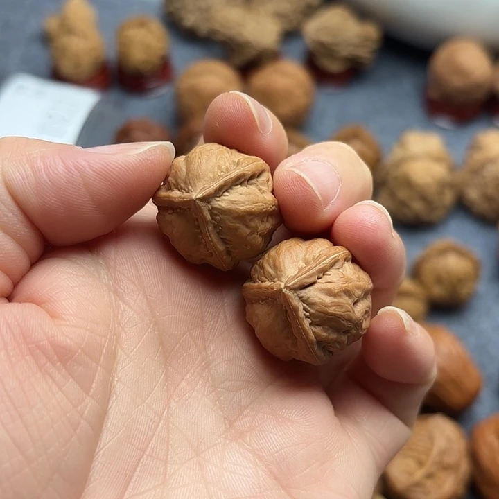 文玩核桃把件你****嘛三棱手捻1738