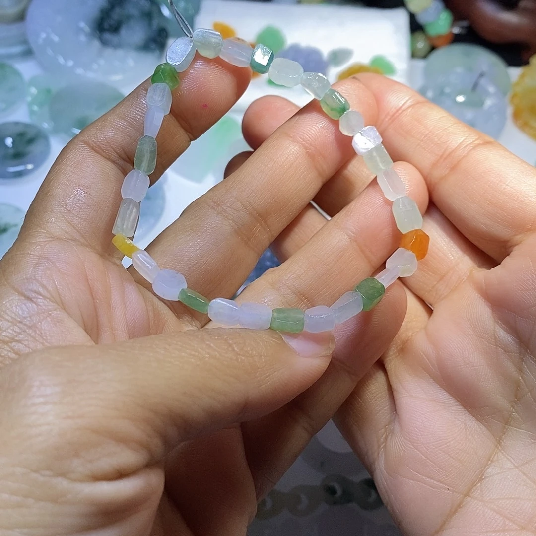 定制翡翠未镶嵌碎冰冰手串