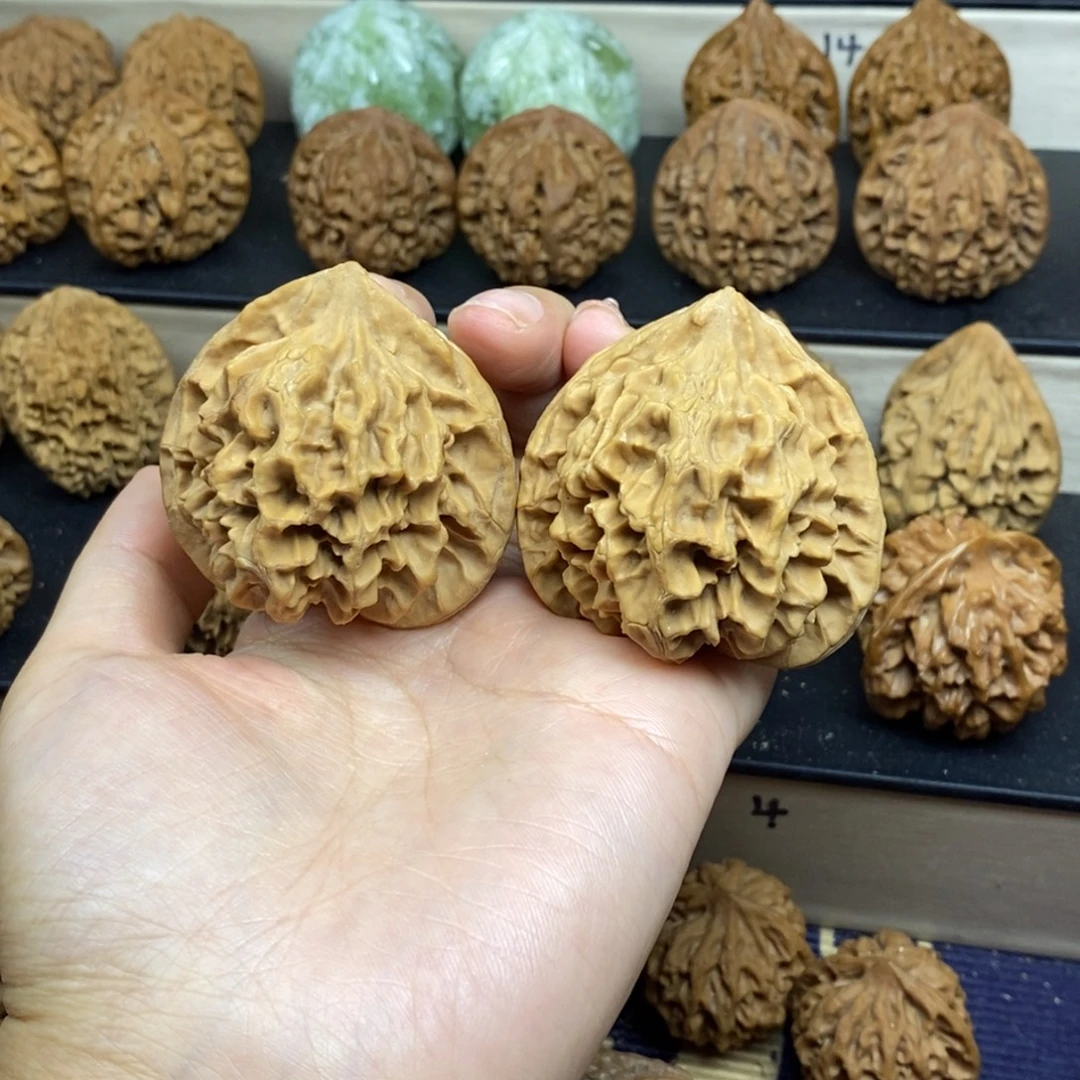 快***生文玩核桃吊坠大花48福利