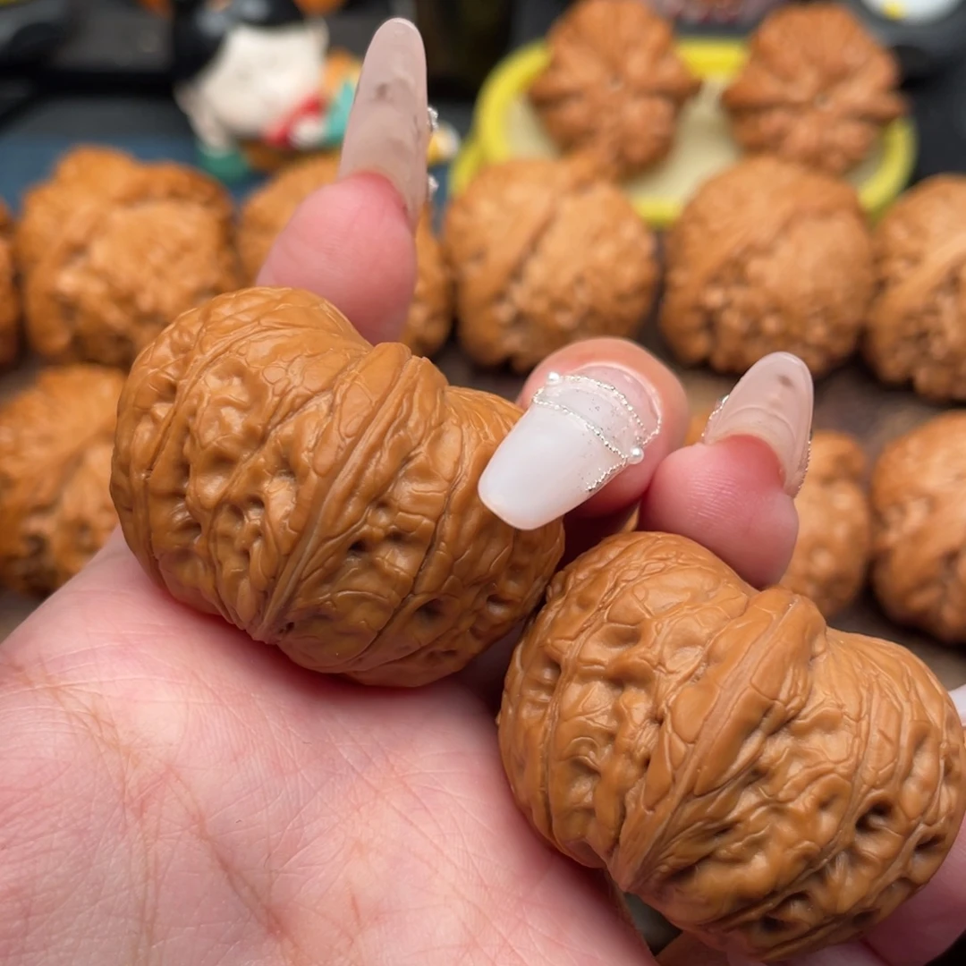 把件文玩核桃全品，精配翘肩平谷元宝40