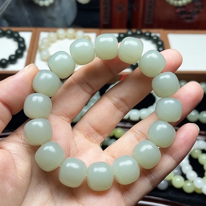 慕***凡未镶嵌手串和田玉