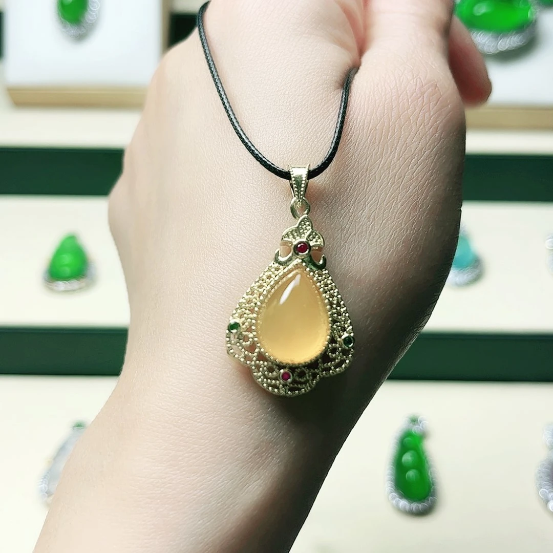 玛瑙/玉髓颈饰未镶嵌