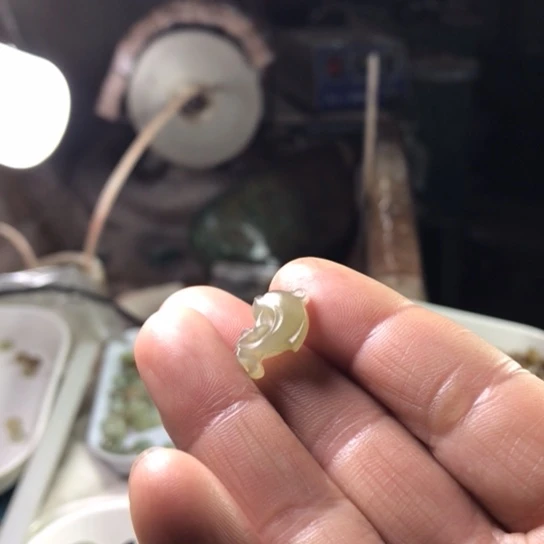 和田玉（糖玉）颈饰未镶嵌放***空