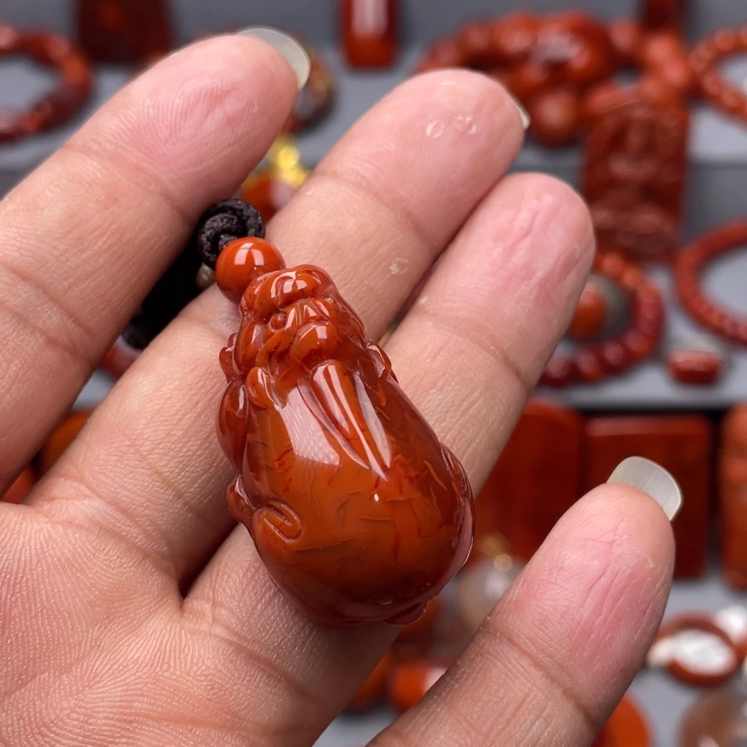 南红玛瑙未镶嵌珠宝奇石吊坠