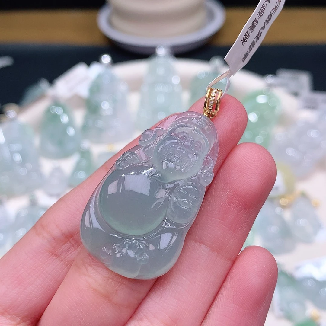 颈饰18K金镶嵌翡翠