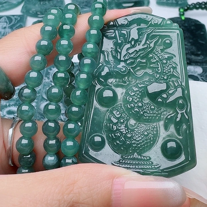 颈饰未镶嵌翡翠多样性发其一