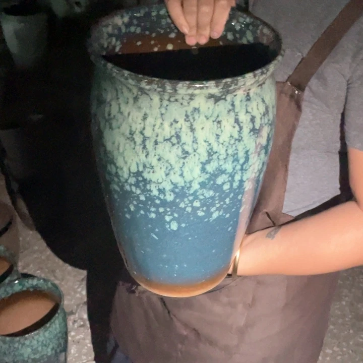 紫砂花盆口20高33瑕疵瑕疵