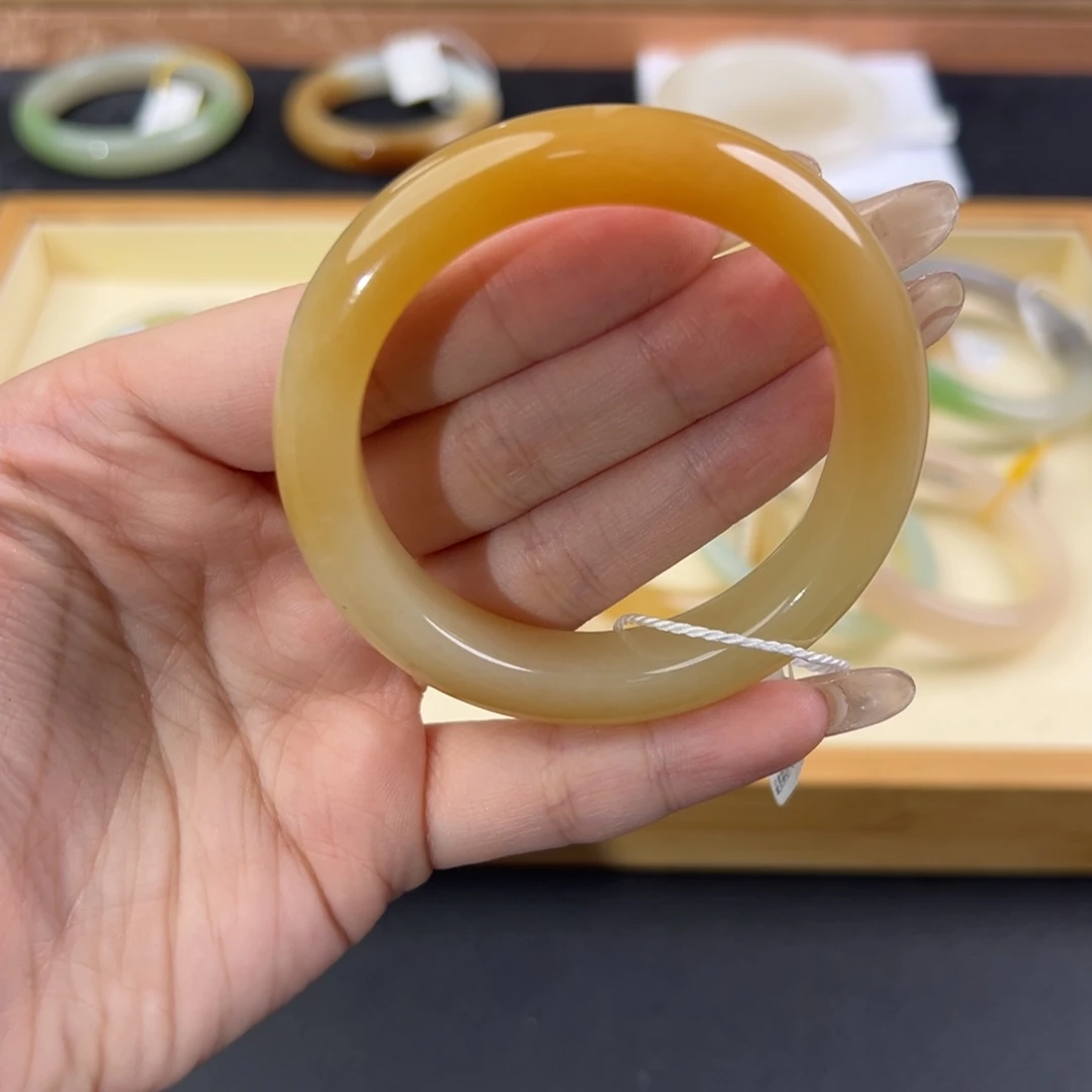 和田玉未镶嵌手镯强推！人间绝色