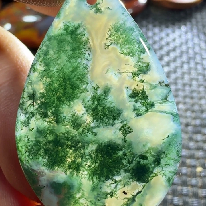 输***）玛瑙/玉髓未镶嵌颈饰