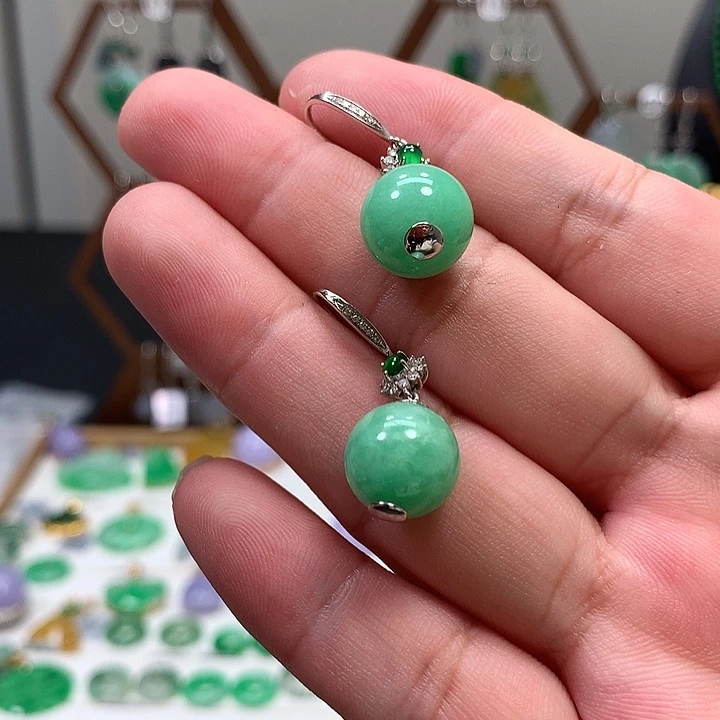 翡翠18K金镶嵌耳饰天然翡翠