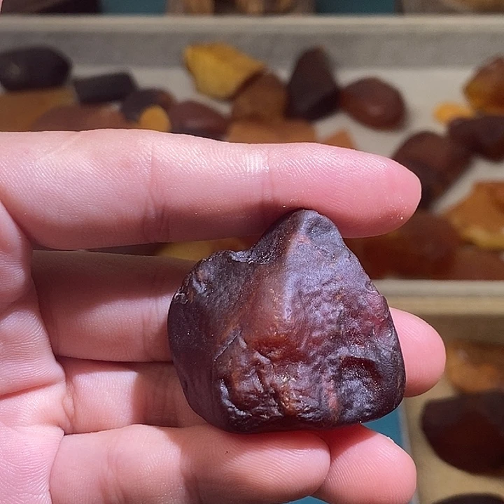 琥珀未镶嵌裸石金绞蜜