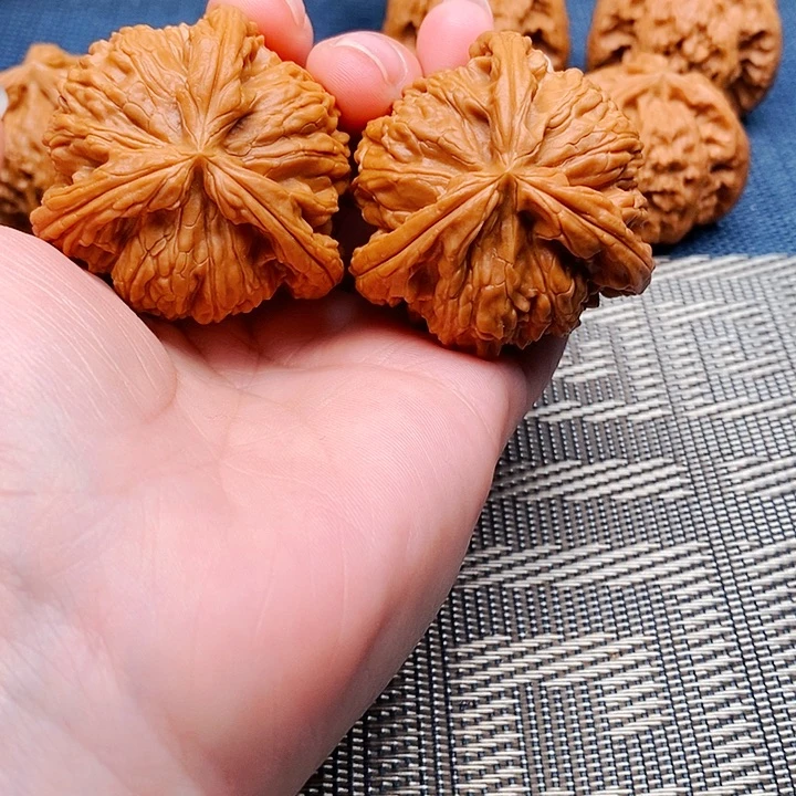 用***6文玩核桃吊坠三棱