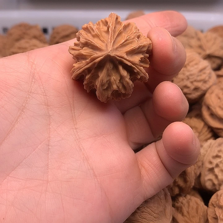 淡***。吊坠文玩核桃文玩核桃