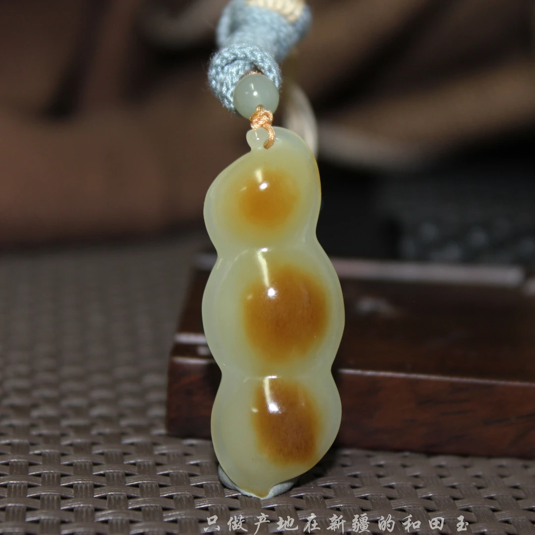新疆和田玉且末料福豆挂件四季平安豆吊坠 10克糖黄口料车挂手工
