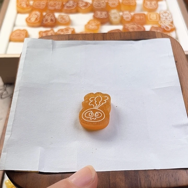 琥珀颈饰未镶嵌沉**沉