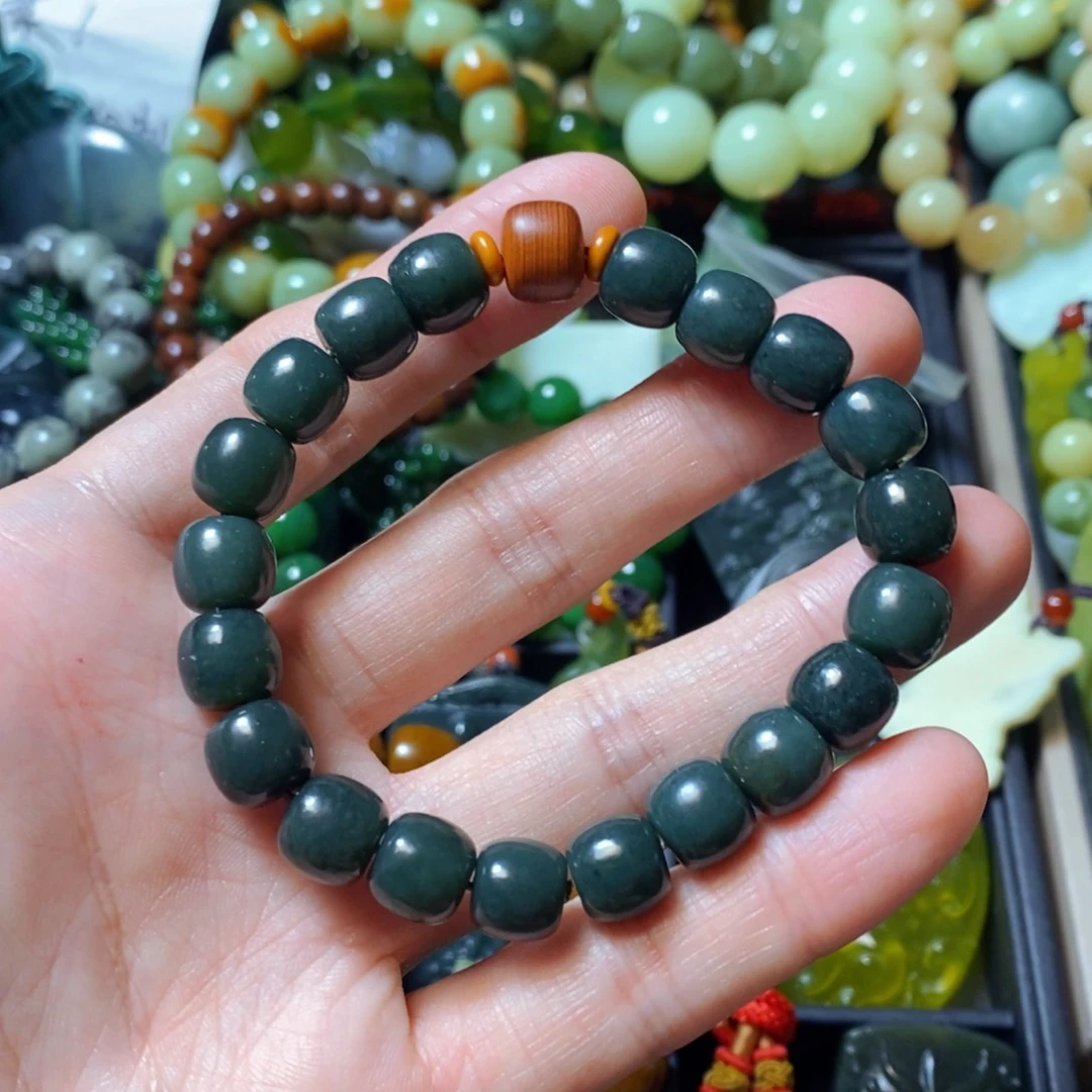 岫岩老玉（透闪石质玉）未镶嵌颈饰