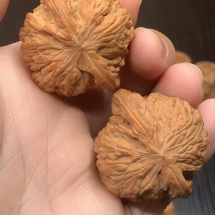 文玩核桃吊坠39 磨盘红皮