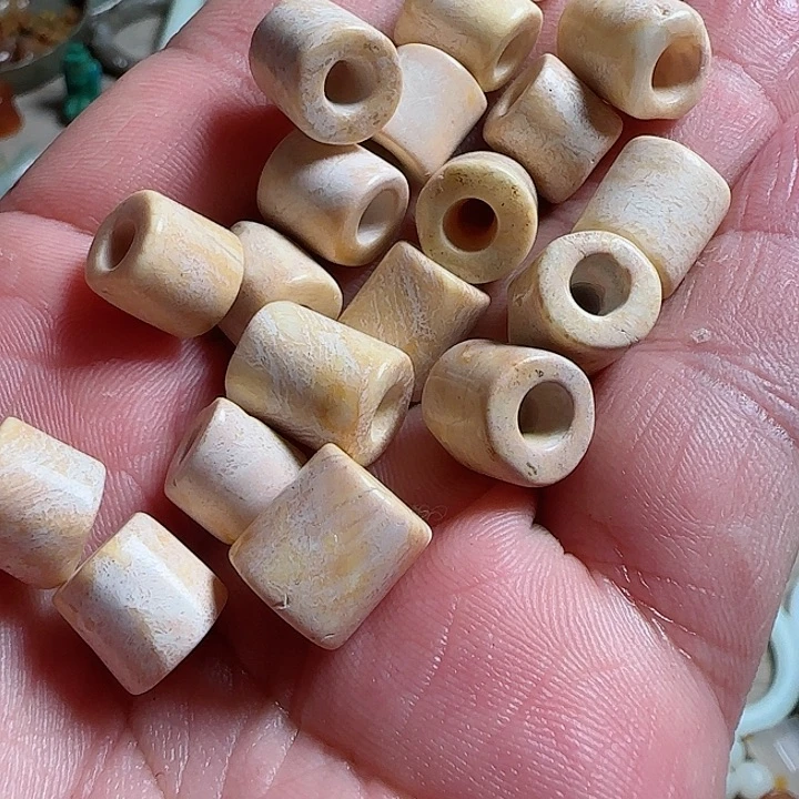 和田玉（碧玉）颈饰未镶嵌胡***行