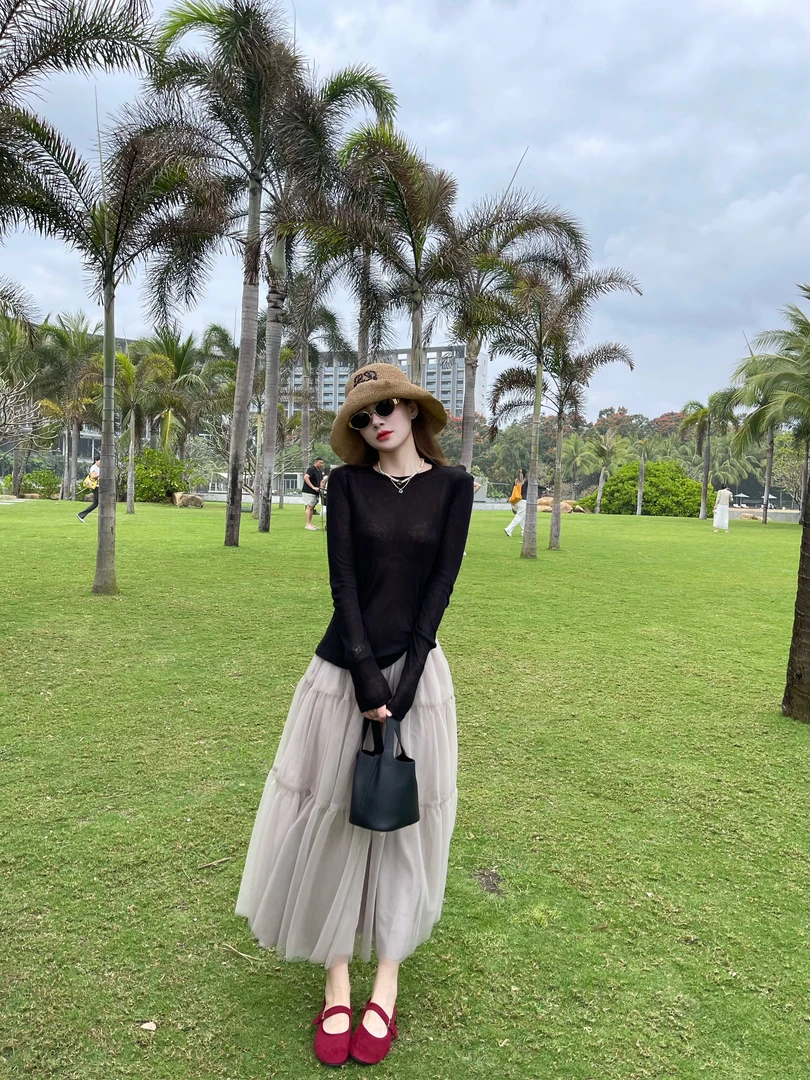 明线设计感长袖T恤 轻薄款修身弹力上衣