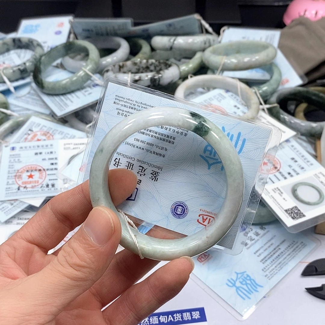 快***咪翡翠未镶嵌手镯115