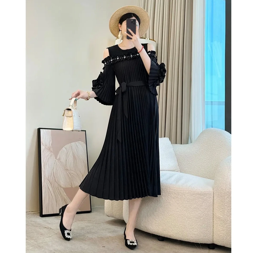 2025新款女装百褶褶皱连衣裙宽松显瘦优雅气质圆领长裙新款