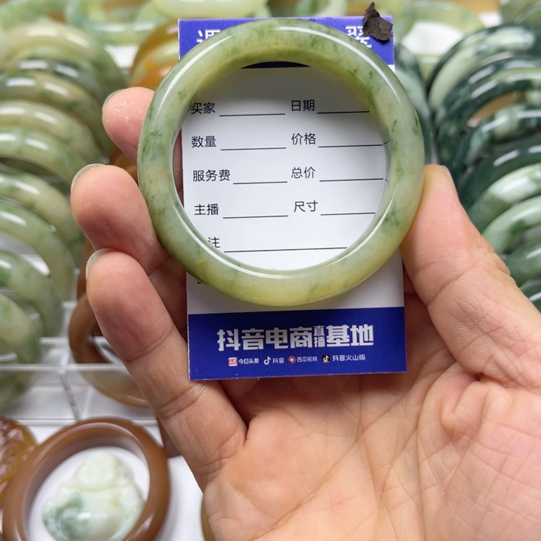 透闪石-蛇纹石玉手镯未镶嵌瑶****土