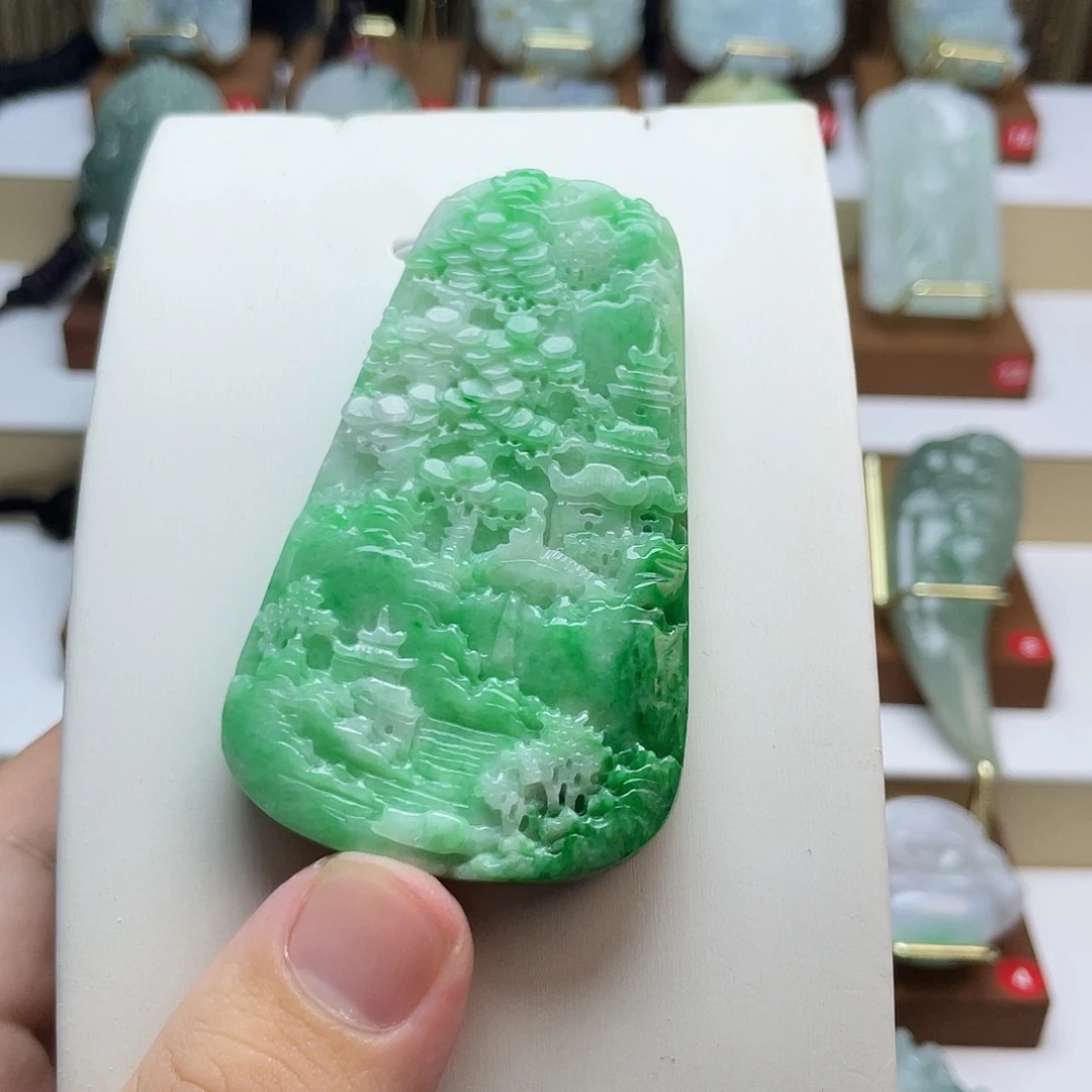 翡翠未镶嵌吊坠(不含链)阿*山水牌