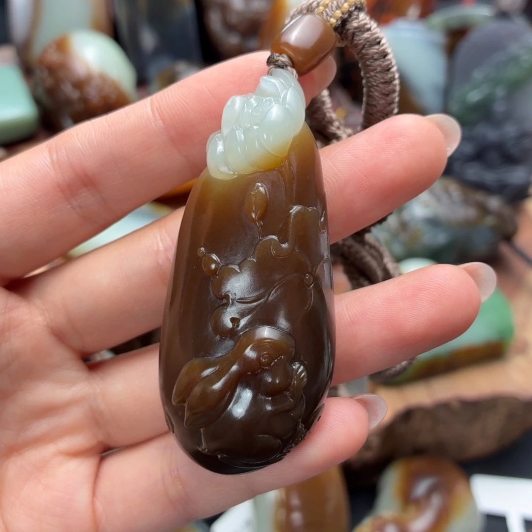 和田玉未镶嵌颈饰