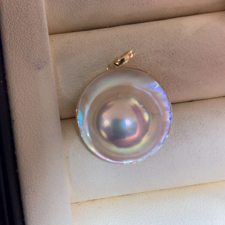 18K金镶嵌颈饰拼合珍珠（马贝珠）