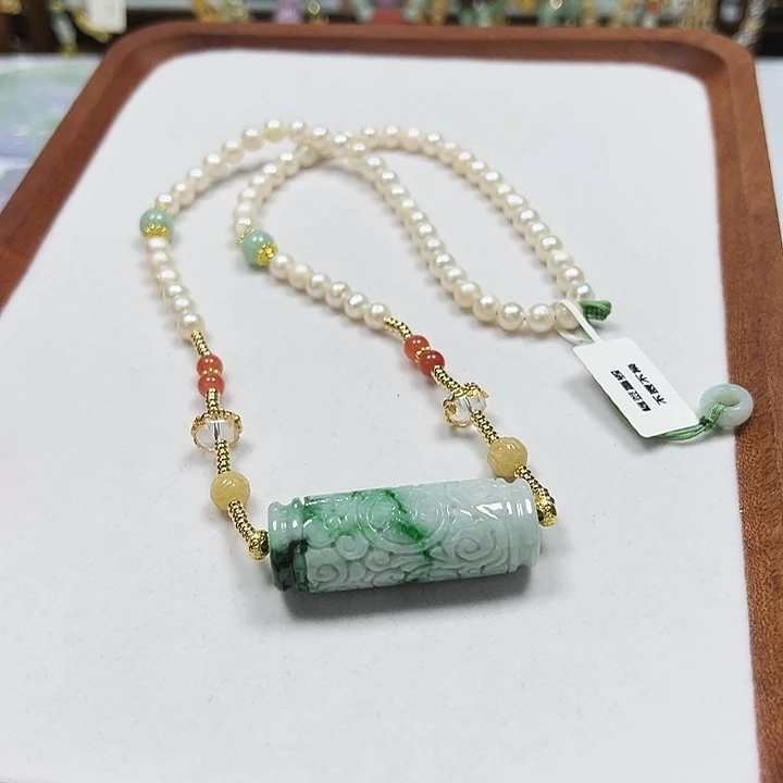 翡翠未镶嵌颈饰吊坠