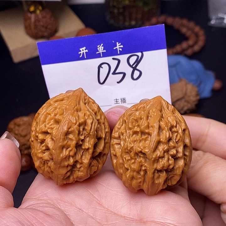 桃核吊坠文玩核桃老树鸡心全品38N