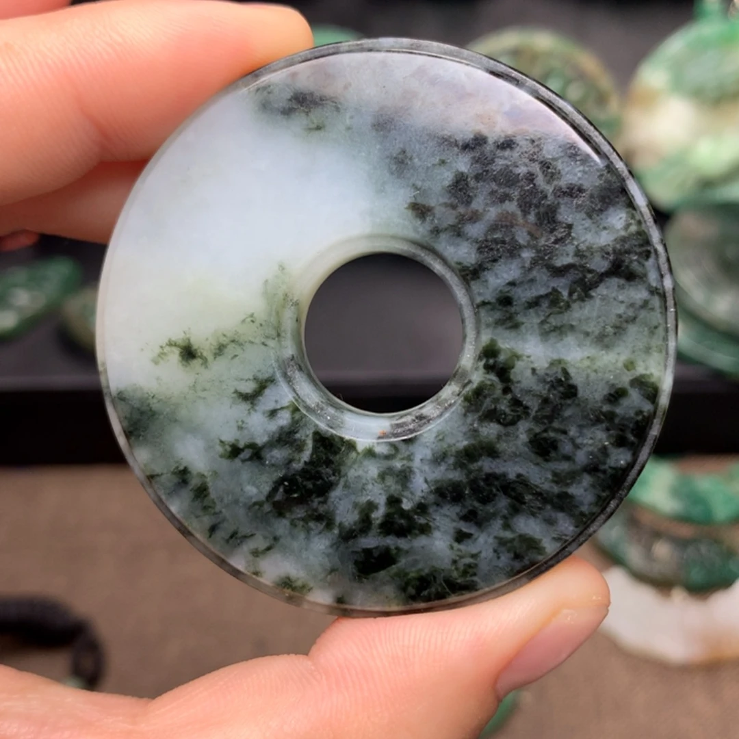 独山玉未镶嵌颈饰