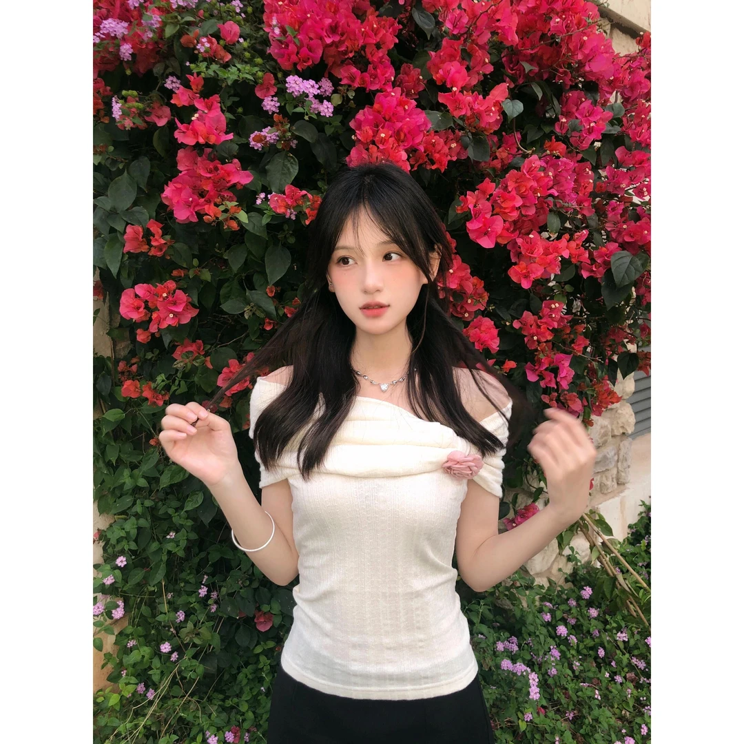 韩系少女风漂亮花朵设计短袖t恤女夏季修身显瘦超好看一字肩上衣